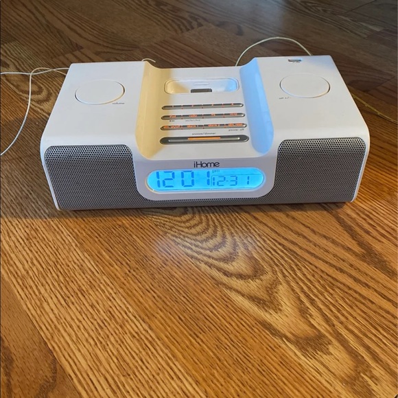 ihome - Picture 2 of 4